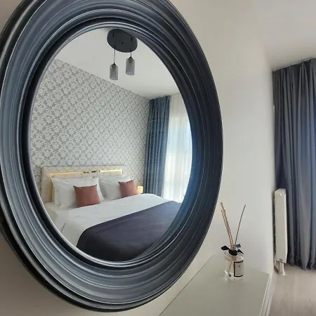 View Apart- Panoramic Views Of The